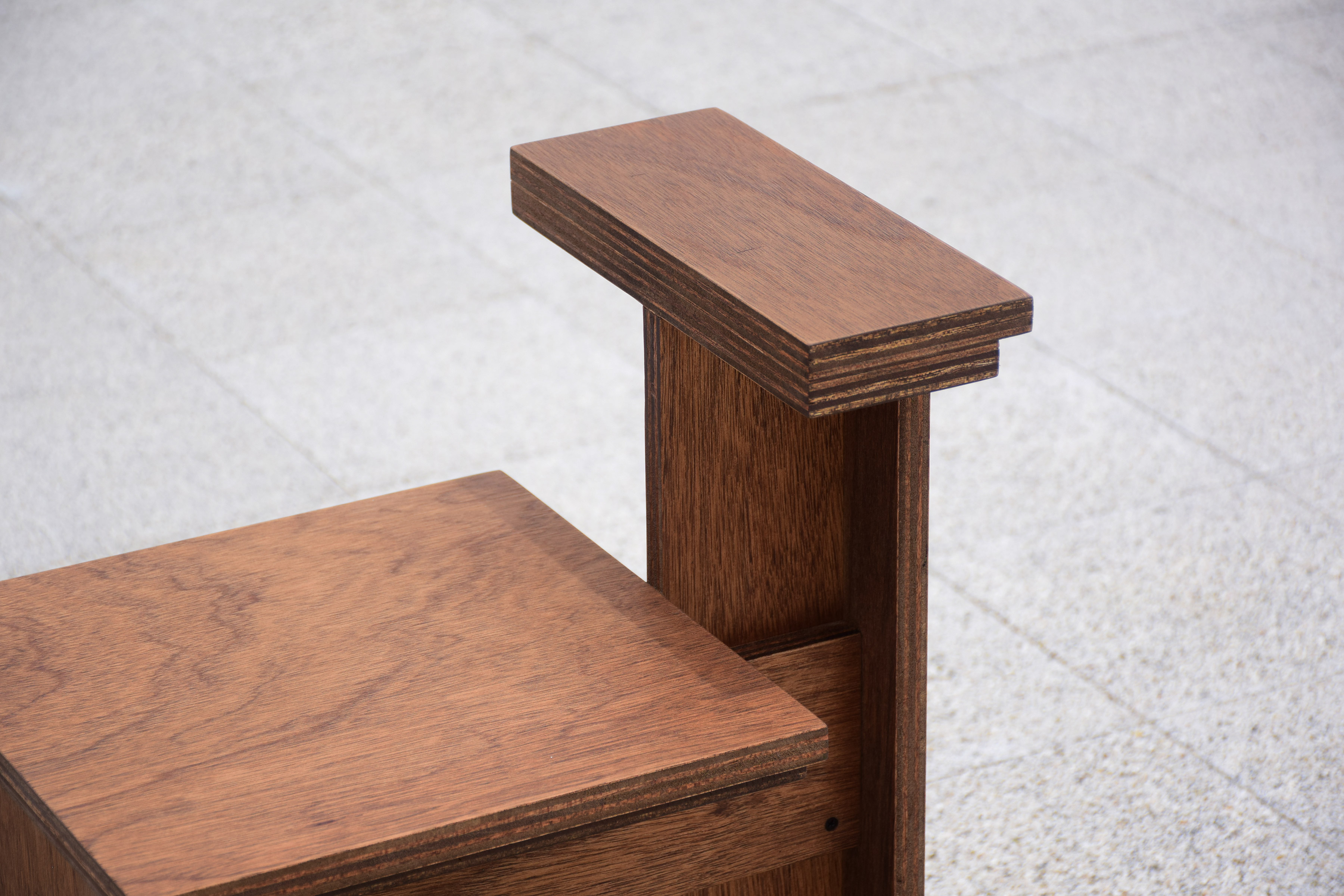 pedestal02_04